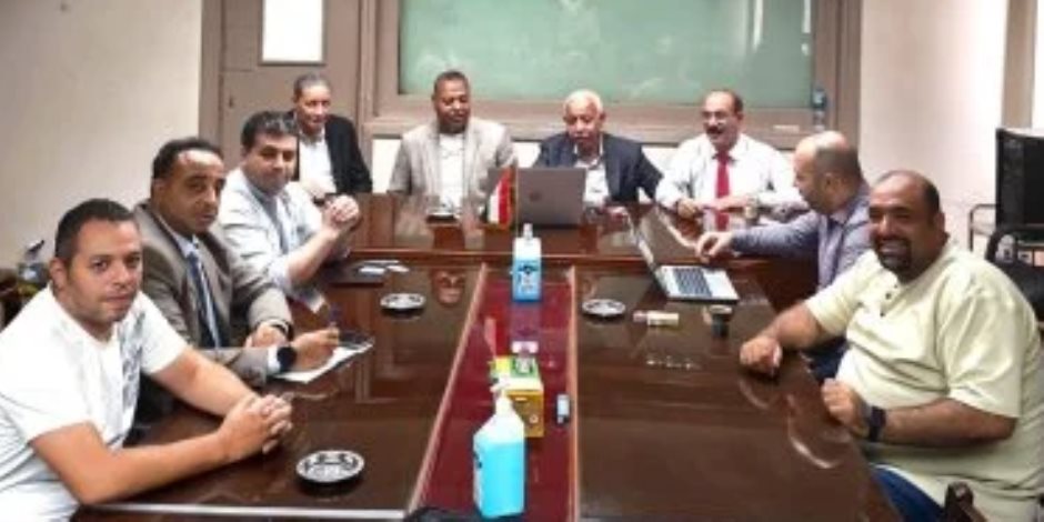 انتخابات الشيوخ..سكرتارية الشباب باتحاد العمال تواصل متابعة العملية الانتخابية لليوم الثانى انتخابات الشيوخ..سكرتارية الشباب باتحاد العمال تواصل متابعة العملية الانتخابية لليوم الثانى