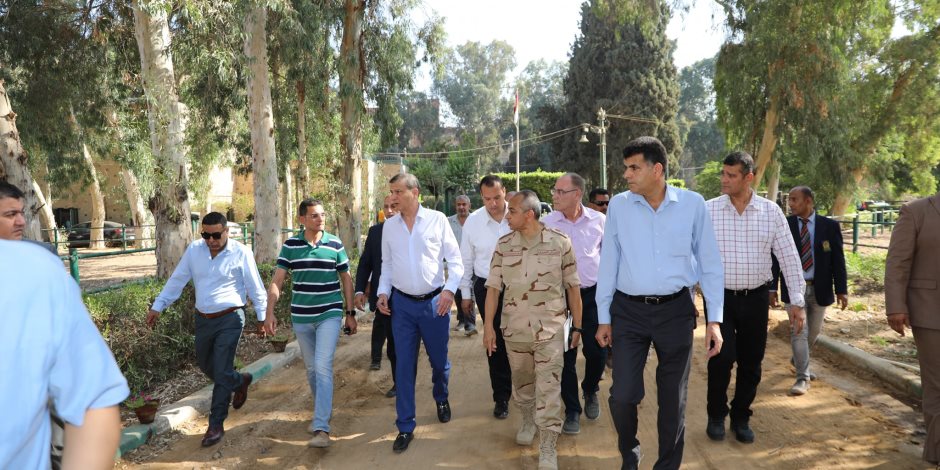 وزير الزراعة يتفقد أعمال التطوير بمحطة الزهراء للخيول العربية الأصيلة ويوجه بسرعة الإنجاز وزير الزراعة يتفقد أعمال التطوير بمحطة الزهراء للخيول العربية الأصيلة ويوجه بسرعة الإنجاز