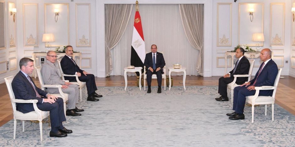 الرئيس السيسي يستقبل وزير خارجية تركيا الرئيس السيسي يستقبل وزير خارجية تركيا