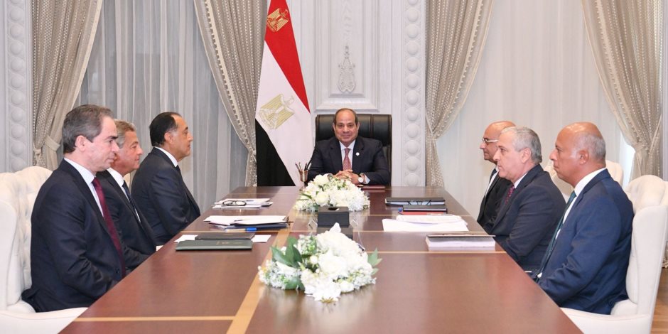الرئيس السيسي يوجه بوضع خارطة طريق شاملة لتطوير الإعلام المصري الرئيس السيسي يوجه بوضع خارطة طريق شاملة لتطوير الإعلام المصري