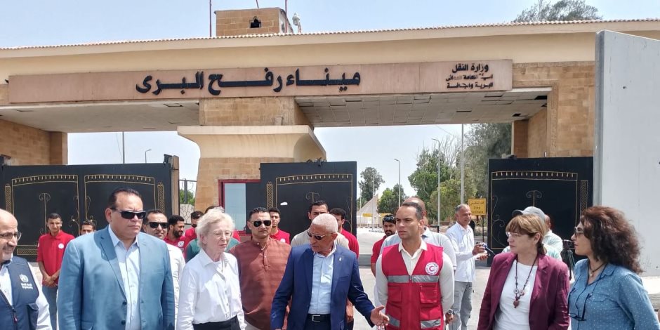 'مجاور " يرافق وفد الحكماء لمعبر رفح ومستشفى العريش ويطلع على جهود مصر في إدخال المساعدات لغزة.. (صور) 'مجاور " يرافق وفد الحكماء لمعبر رفح ومستشفى العريش ويطلع على جهود مصر في إدخال المساعدات لغزة.. (صور)