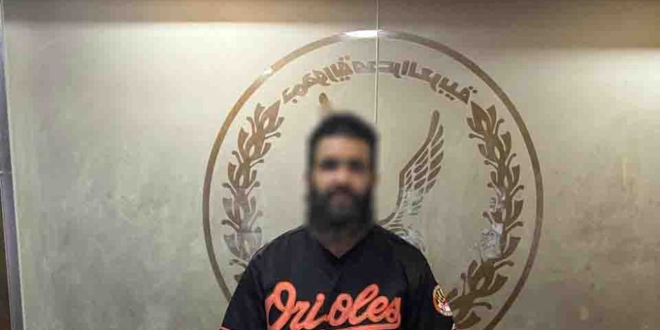 ضبط صانع محتوى لنشره مقاطع فيديو بمواقع التواصل الإجتماعى تتضمن مشاهد عنف وتمثل خروجاً سافراً على الآداب العامة ضبط صانع محتوى لنشره مقاطع فيديو بمواقع التواصل الإجتماعى تتضمن مشاهد عنف وتمثل خروجاً سافراً على الآداب العامة