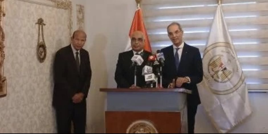 وزير الاتصالات : منظومة التقاضى عن بُعد مؤمنة ضد أى اختراق بعقول مصريين