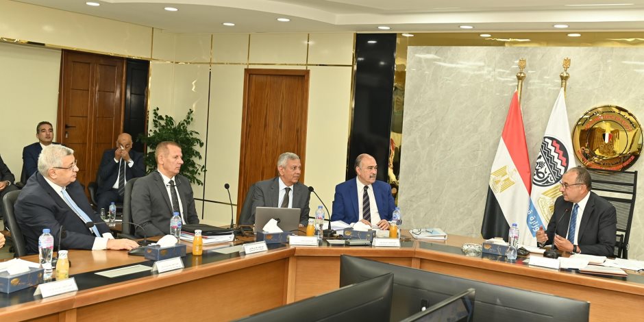 وزير قطاع الأعمال العام يترأس الجمعية العامة للقابضة للأدوية لاعتماد موازنة 2025-2026 وزير قطاع الأعمال العام يترأس الجمعية العامة للقابضة للأدوية لاعتماد موازنة 2025-2026