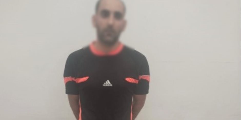 ضبط عاطل بالغربية انتحل صفة موظف حكومي ونصب على المواطنين بدعوى توفير فرص عمل بالخارج