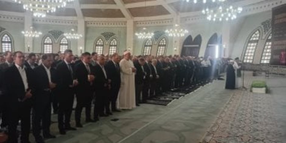 رئيس الوزراء يشارك فى صلاة جنازة الراحل على المصليحي بمسجد الشرطة رئيس الوزراء يشارك فى صلاة جنازة الراحل على المصليحي بمسجد الشرطة
