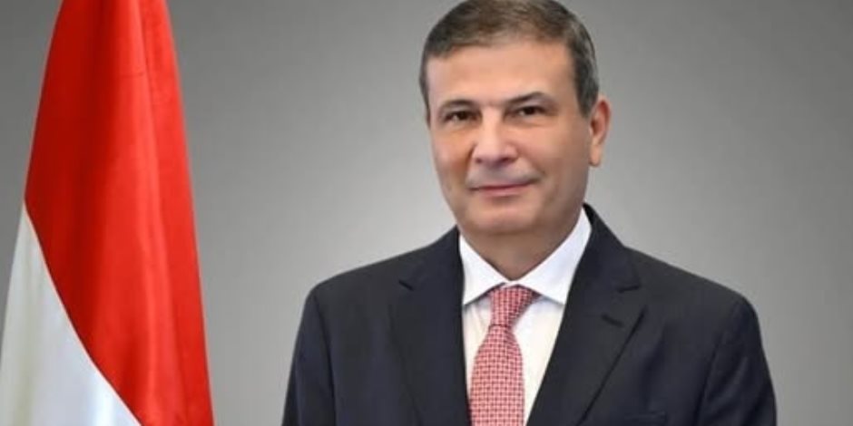 بعد نجاح تجارب زراعة القطن في صحراء جنوب سيناء لأول مرة.. وزير الزراعة يشيد بجهود علماء وخبراء مركز البحوث الزراعية