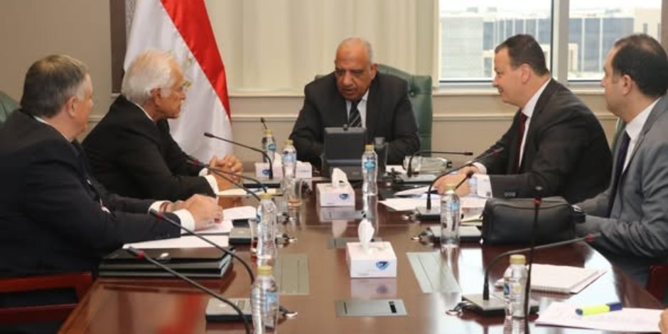 وزير الكهرباء يلتقى رئيس مجموعة «كوبولوزيس اليونانية» لبحث مستجدات تنفيذ مشروع الربط الكهربائى بين مصر واليونان