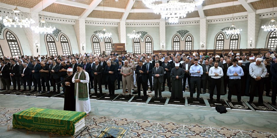 رئيس الوزراء يؤدى صلاة جنازة الدكتور على المصيلحى بمسجد الشرطة فى السادس من أكتوبر