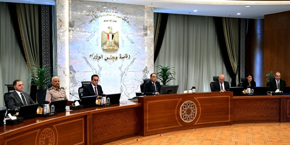 رئيس الوزراء يوجه الوزراء المعنيين بتكثيف الجهود لتنفيذ الوثائق التي تم توقيعها بين مصر والأردن وترجمتها إلى خطط وبرامج على الأرض سعياً لتوطيد أطر التعاون بين البلدين رئيس الوزراء يوجه الوزراء المعنيين بتكثيف الجهود لتنفيذ الوثائق التي تم توقيعها بين مصر والأردن وترجمتها إلى خطط وبرامج على الأرض سعياً لتوطيد أطر التعاون بين البلدين