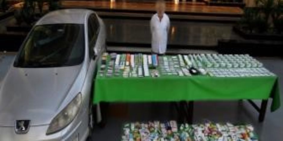 ضبط عددا من متجري المخدرات والأسلحة النارية في حملات بالمحافظات