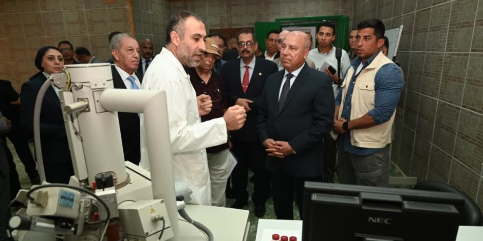 وزير الصناعة والنقل يتفقد معهد التبين للدراسات المعدنية التابع لوزارة الصناعة