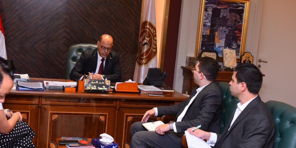 وزير العمل يلتقي وفدًا من شركة ماجنت بلتون للحلول الإدارية وزير العمل يلتقي وفدًا من شركة ماجنت بلتون للحلول الإدارية