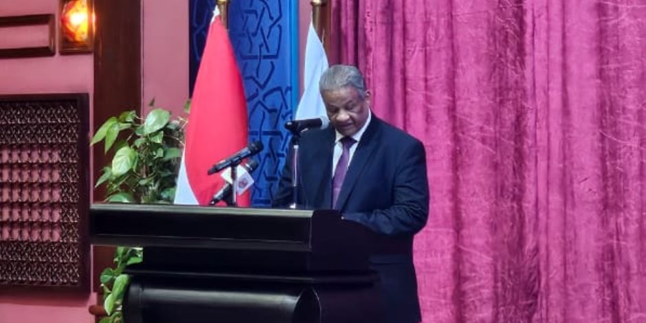 نائب رئيس القنوات الإقليمية: شيخ الأزهر يقدم القدوة والمثل للجميع في نشر الفكر المستنير نائب رئيس القنوات الإقليمية: شيخ الأزهر يقدم القدوة والمثل للجميع في نشر الفكر المستنير
