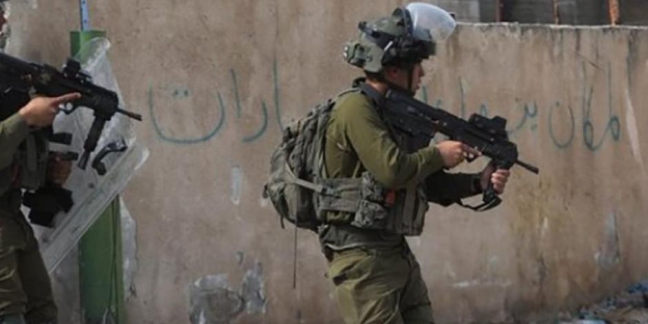 الاحتلال الإسرائيلى يعتقل 12 فلسطينياً من محافظة بيت لحم بينهم كبار السن 