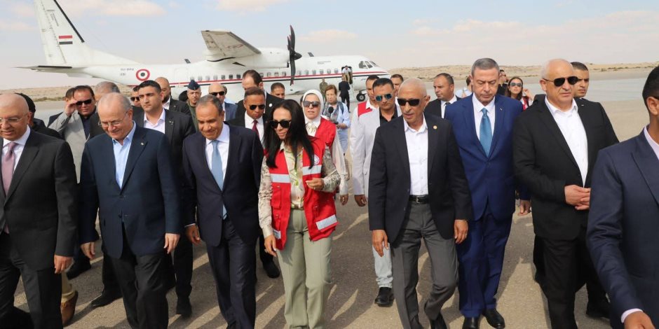 محافظ شمال سيناء يستقبل وزير الخارجية المصري ورئيس الوزراء الفلسطيني بمطار العريش الدولي (صور ) 