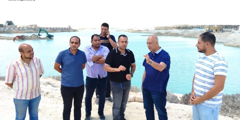 مسئولو "الإسكان" يتفقدون المشروعات الجاري تنفيذها بالقرى السياحية مسئولو "الإسكان" يتفقدون المشروعات الجاري تنفيذها بالقرى السياحية