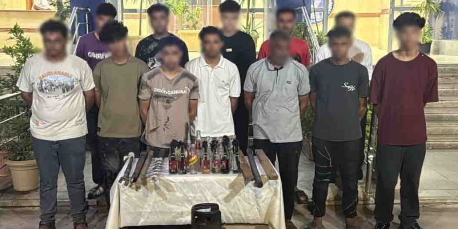 ضبط طرفي مشاجرة بالقاهرة بحوزتهم عددا من الزجاجات والعصى المستخدمة في الواقعة