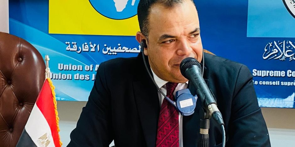 أيمن عدلي: لا إعلام بلا أخلاقيات.. والمهنية ضمانة الثقة مع الجمهور 