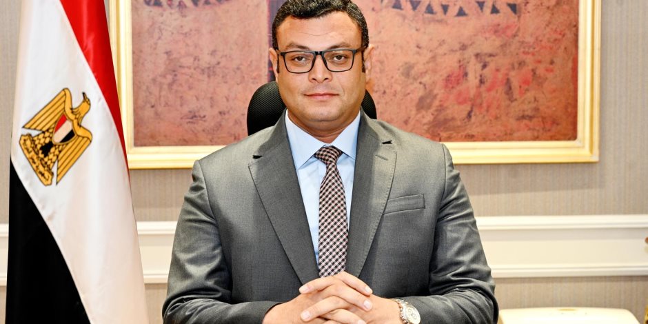 وزير الإسكان يتفقد محاور وطرق مدينة الشروق ويوجه بضرورة الاهتمام بأعمال الصيانة والزراعات والنظافة وصيانة أعمال الإنارة لمختلف الطرق بالمدينة