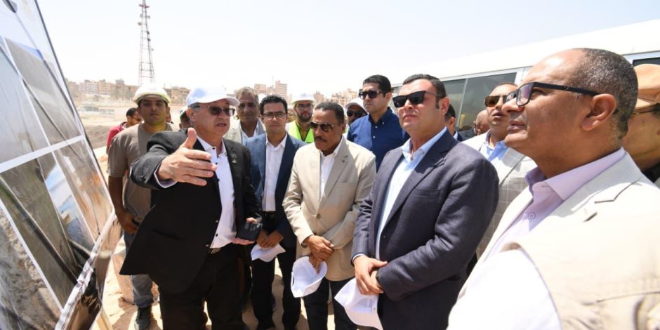 وزير الإسكان ومحافظ مطروح يتفقدان مشروع إحلال وتجديد كوبري روميل وزير الإسكان ومحافظ مطروح يتفقدان مشروع إحلال وتجديد كوبري روميل