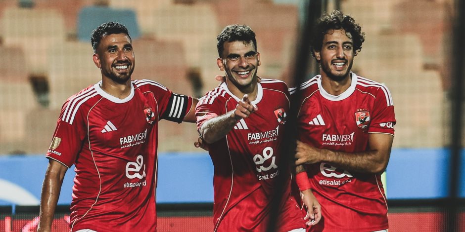 انتهاء الشوظ الأول بين الأهلى وغزل المحلة بالتعادل السلبي فى الشوط الأول انتهاء الشوظ الأول بين الأهلى وغزل المحلة بالتعادل السلبي فى الشوط الأول