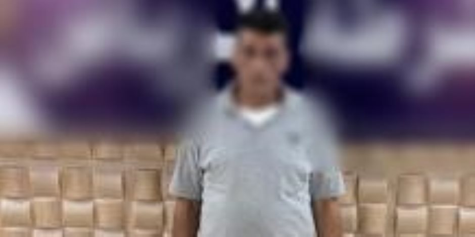 أمن كفر الشيخ يضبط شخص ظهر فى فيديو ممسكا ببندقية صيد مزودة بتلسكوب أمن كفر الشيخ يضبط شخص ظهر فى فيديو ممسكا ببندقية صيد مزودة بتلسكوب