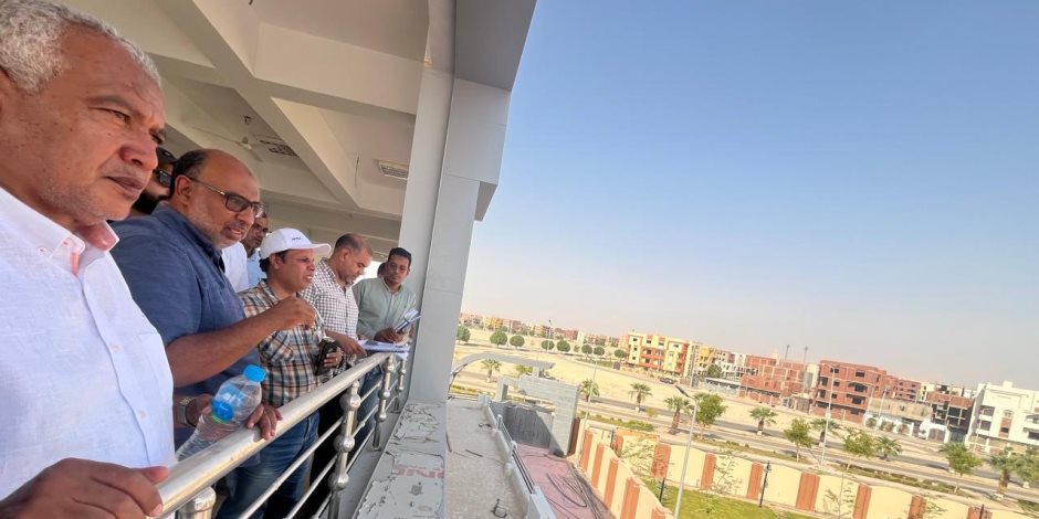 وزير الإسكان يتابع موقف المشروعات السكنية والمرافق والخدمات بمدينة قنا الجديدة وزير الإسكان يتابع موقف المشروعات السكنية والمرافق والخدمات بمدينة قنا الجديدة