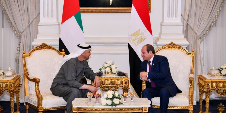 الرئيس السيسى يستقبل الشيخ محمد بن زايد فى مطار العلمين 