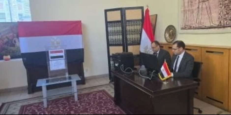 مع بدء التصويت .. الهيئة الوطنية للانتخابات تتابع فتح لجان الإعادة بانتخابات الشيوخ فى 26 دولة مع بدء التصويت .. الهيئة الوطنية للانتخابات تتابع فتح لجان الإعادة بانتخابات الشيوخ فى 26 دولة