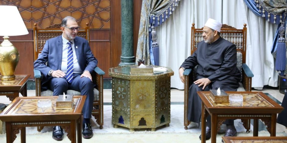 شيخ الأزهر يستقبل رئيس الهيئة القومية لسلامة الغذاء ويبحثان سبل التعاون لخدمة طلاب الأزهر شيخ الأزهر يستقبل رئيس الهيئة القومية لسلامة الغذاء ويبحثان سبل التعاون لخدمة طلاب الأزهر