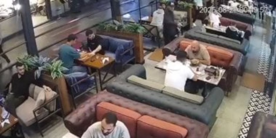 مقتل رئيس نادى علم داغ التركى برصاصة فى الرأس داخل مطعم بإسطنبول مقتل رئيس نادى علم داغ التركى برصاصة فى الرأس داخل مطعم بإسطنبول