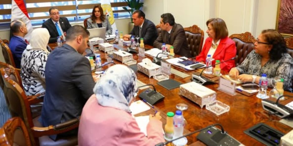 وزيرة التنمية المحلية تناقش مجالات التعاون المشترك مع رئيس الجهاز المركزي للتنظيم والإدارة وزيرة التنمية المحلية تناقش مجالات التعاون المشترك مع رئيس الجهاز المركزي للتنظيم والإدارة