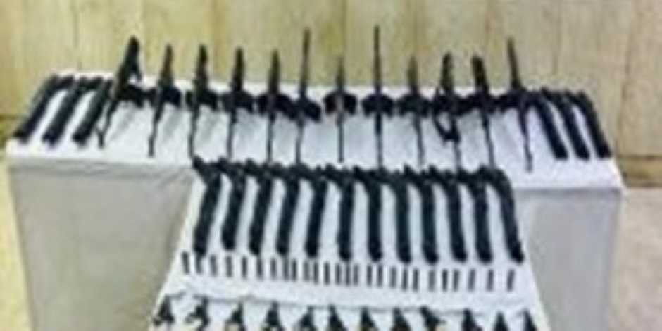 ضبط عناصر بؤر إجرامية من جالبي ومتجري المواد المخدرة والأسلحة النارية غير المرخصة بالمحافظات ضبط عناصر بؤر إجرامية من جالبي ومتجري المواد المخدرة والأسلحة النارية غير المرخصة بالمحافظات