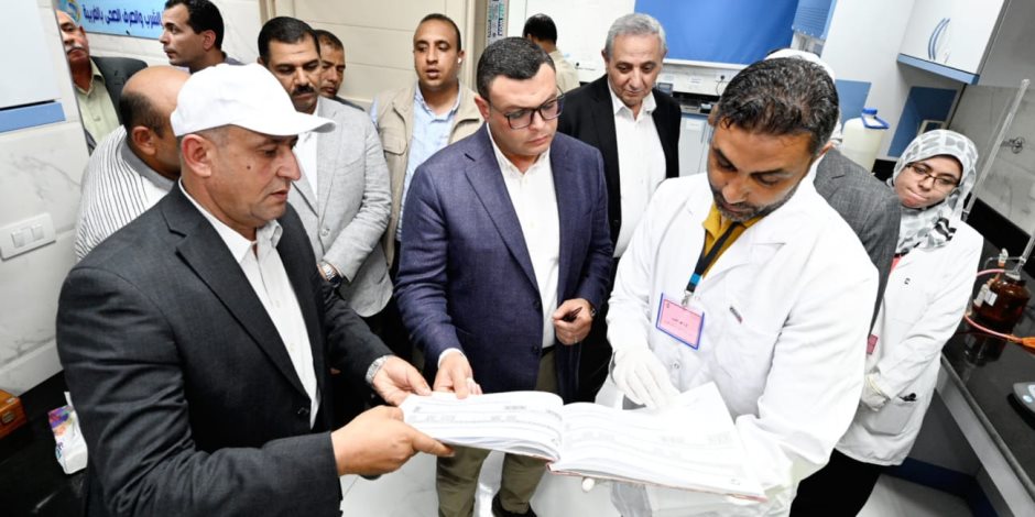وزير الإسكان ومحافظ الغربية يختتمان جولتهما بتفقد محطة معالجة صرف صحي زفتى وزير الإسكان ومحافظ الغربية يختتمان جولتهما بتفقد محطة معالجة صرف صحي زفتى