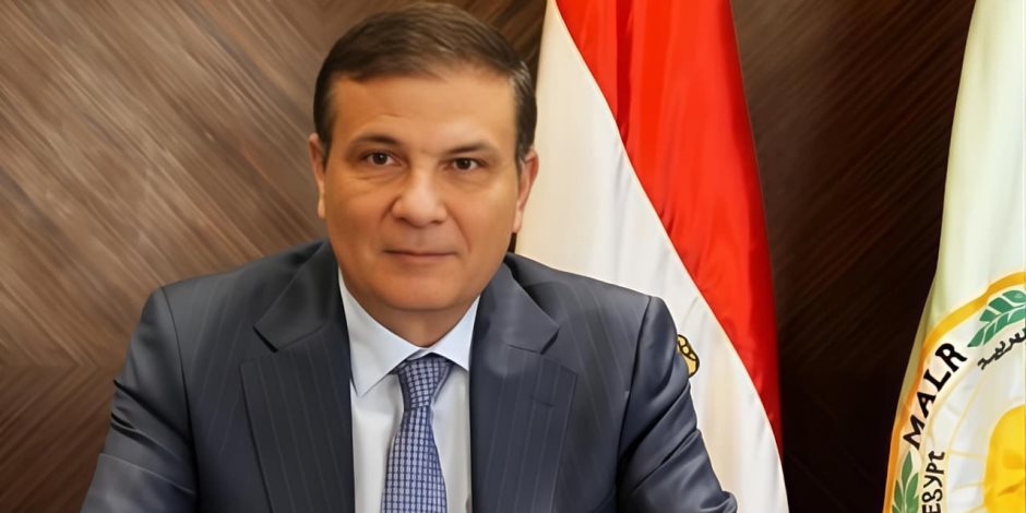 وزير الزراعة يعتمد اللائحة التنفيذية للجنة تسجيل سلالات الإنتاج الحيواني والداجني وزير الزراعة يعتمد اللائحة التنفيذية للجنة تسجيل سلالات الإنتاج الحيواني والداجني