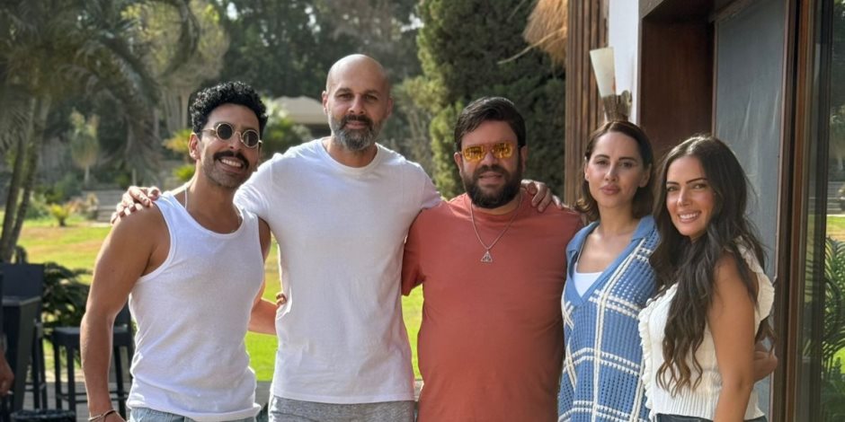 صور من كواليس فيلم ماما وبابا تزامنا مع نجاحه فى صالات السينما صور من كواليس فيلم ماما وبابا تزامنا مع نجاحه فى صالات السينما