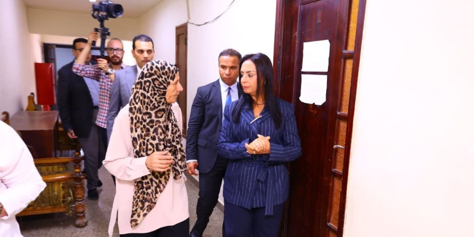 وزيرة التضامن الاجتماعي تجري زيارة مفاجئة لجمعية السيدة نفيسة لرعاية اليتيمات والمسنات بحلوان وزيرة التضامن الاجتماعي تجري زيارة مفاجئة لجمعية السيدة نفيسة لرعاية اليتيمات والمسنات بحلوان