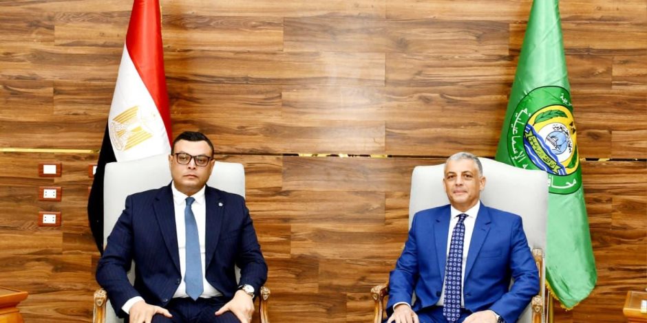 وزير الإسكان ومحافظ الإسماعيلية يتابعان عددا من ملفات العمل المشتركة وزير الإسكان ومحافظ الإسماعيلية يتابعان عددا من ملفات العمل المشتركة