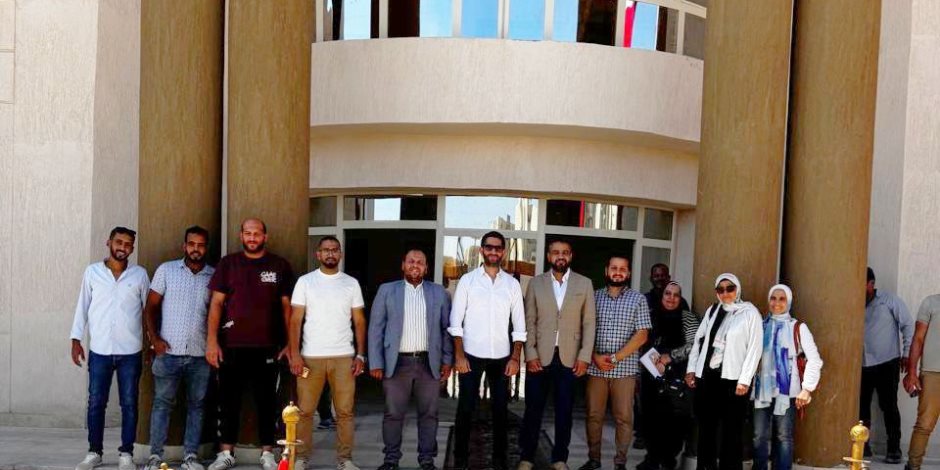 وزير الإسكان: تسليم أول مدرسة تجريبي ودفع العمل بالمشروعات السكنية بأكتوبر الجديدة وزير الإسكان: تسليم أول مدرسة تجريبي ودفع العمل بالمشروعات السكنية بأكتوبر الجديدة