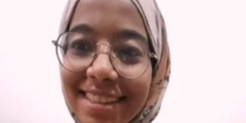 طالبة من سوهاج تحصد المركز الثانى دوليا بابتكار حزام أمان ذكى للأطفال طالبة من سوهاج تحصد المركز الثانى دوليا بابتكار حزام أمان ذكى للأطفال
