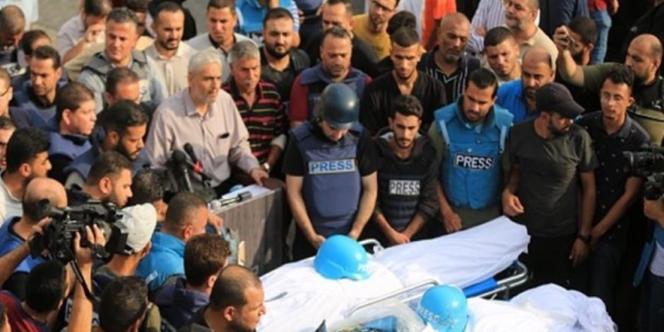 "الإتحاد العربى للنقابات" : استهداف الصحفيين الفلسطينيين سياسة ممنهجة هدفها إسكات الصوت الحر وإخفاء معالم الجريمة "الإتحاد العربى للنقابات" : استهداف الصحفيين الفلسطينيين سياسة ممنهجة هدفها إسكات الصوت الحر وإخفاء معالم الجريمة