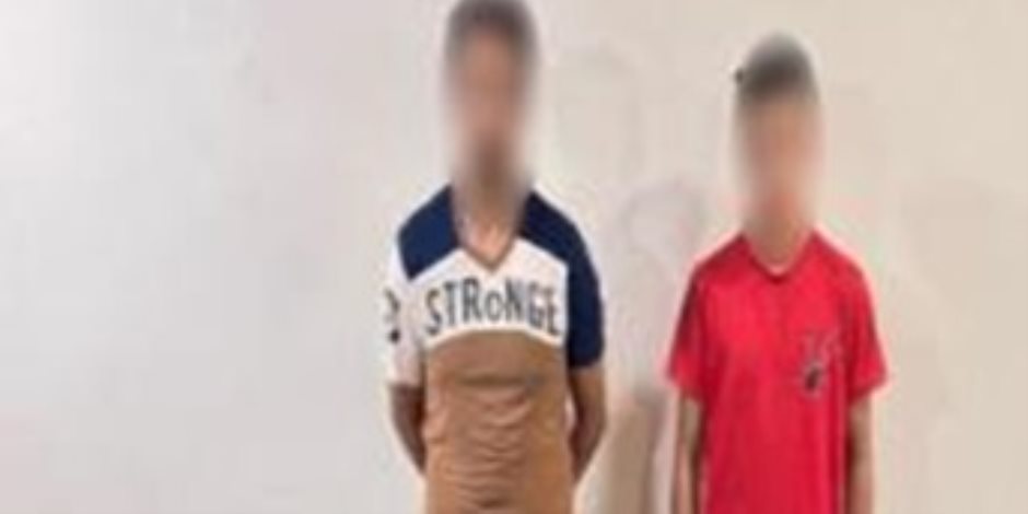 الداخلية تضبط شخصين أوهما متابعيهما باستخراج الجن وممارسة السحر داخل مبانٍ مهجورة الداخلية تضبط شخصين أوهما متابعيهما باستخراج الجن وممارسة السحر داخل مبانٍ مهجورة