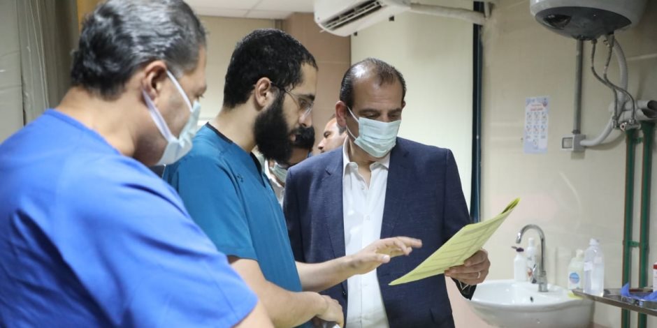 أجهزة معطلة وتزاحم.. "الصحة" تحيل استقبال مستشفى عين شمس العام للتحقيق أجهزة معطلة وتزاحم.. "الصحة" تحيل استقبال مستشفى عين شمس العام للتحقيق