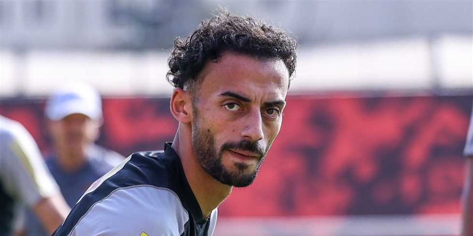 بعد إنهاء تجميده.. الأهلي يحيل ملف أحمد عبد القادر إلى وليد صلاح الدين بعد إنهاء تجميده.. الأهلي يحيل ملف أحمد عبد القادر إلى وليد صلاح الدين