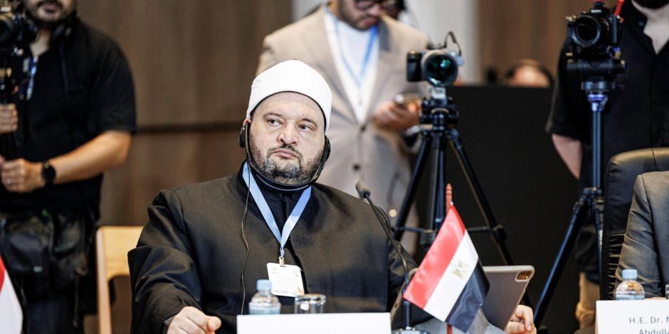 إبراهيم نجم: مصر لم تدخر جهدًا في تفعيل دَور الدين كقوة للسلام والاستقرار إبراهيم نجم: مصر لم تدخر جهدًا في تفعيل دَور الدين كقوة للسلام والاستقرار
