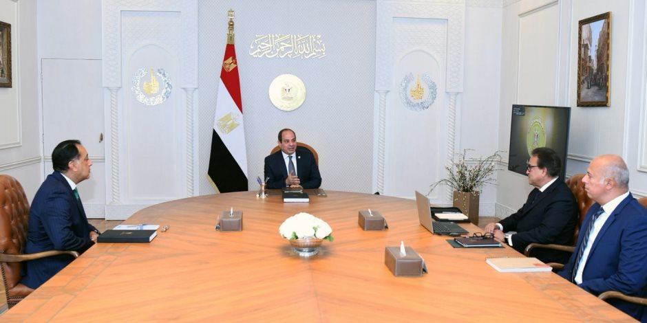 الرئيس السيسى يوجه بسرعة الانتهاء من تنفيذ مدينة النيل الطبية والتخصصي للأطفال على أرض معهد ناصر الرئيس السيسى يوجه بسرعة الانتهاء من تنفيذ مدينة النيل الطبية والتخصصي للأطفال على أرض معهد ناصر