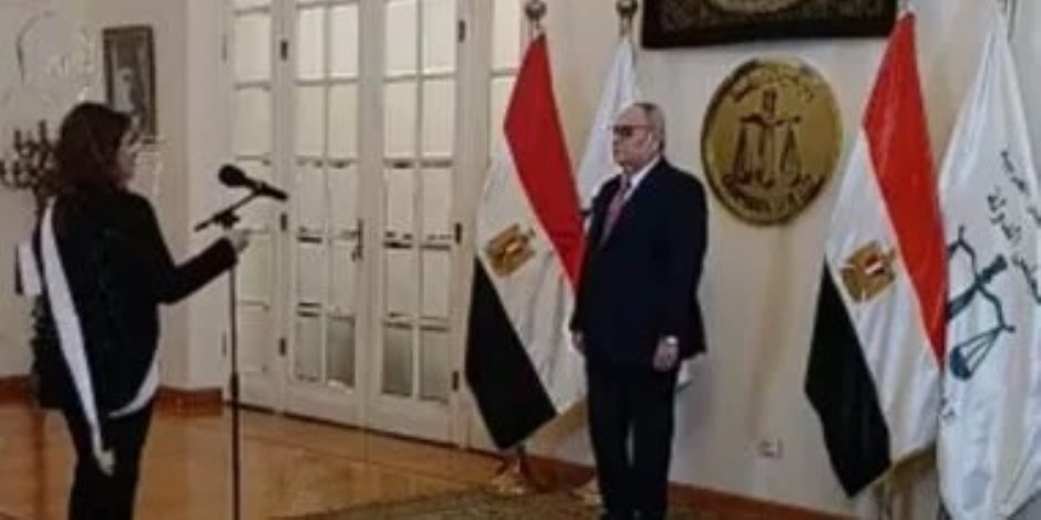 أول دفعة قاضيات فى تاريخ مجلس الدولة يؤدين اليمين أمام رئيس المجلس.. صور