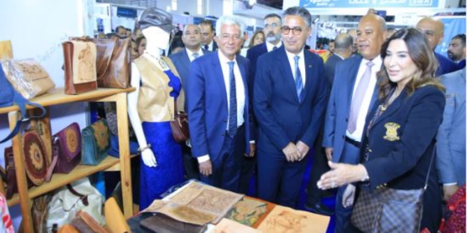 وزير التموين يفتتح المعرض الرئيسى "أهلا مدارس" بتخفيضات 30% وزير التموين يفتتح المعرض الرئيسى "أهلا مدارس" بتخفيضات 30%