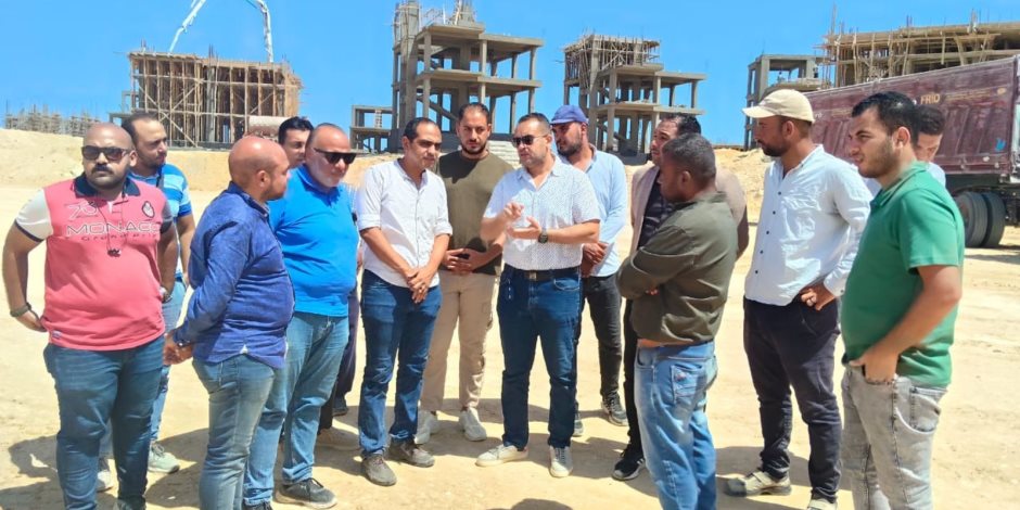 وزير الإسكان يتابع الموقف التنفيذى لمشروعات "مارينا 8" وزير الإسكان يتابع الموقف التنفيذى لمشروعات "مارينا 8"